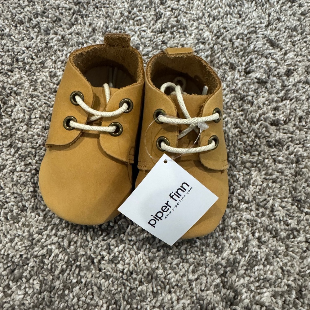 Piper Finn Tan Kids Shoes NWT